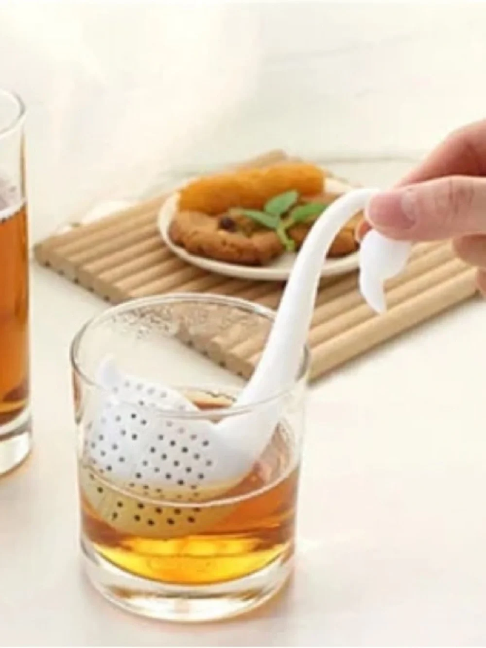 Brand New Invotis White Swan Shaped Silicone Tea Filter Infuser